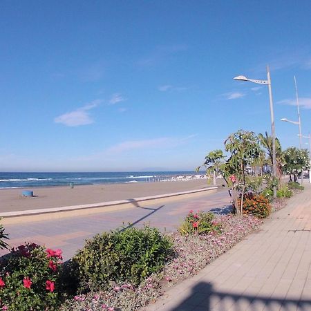 Spacious 1 Bedroom Apartment, Beach Front, Torrox Costa Eksteriør billede
