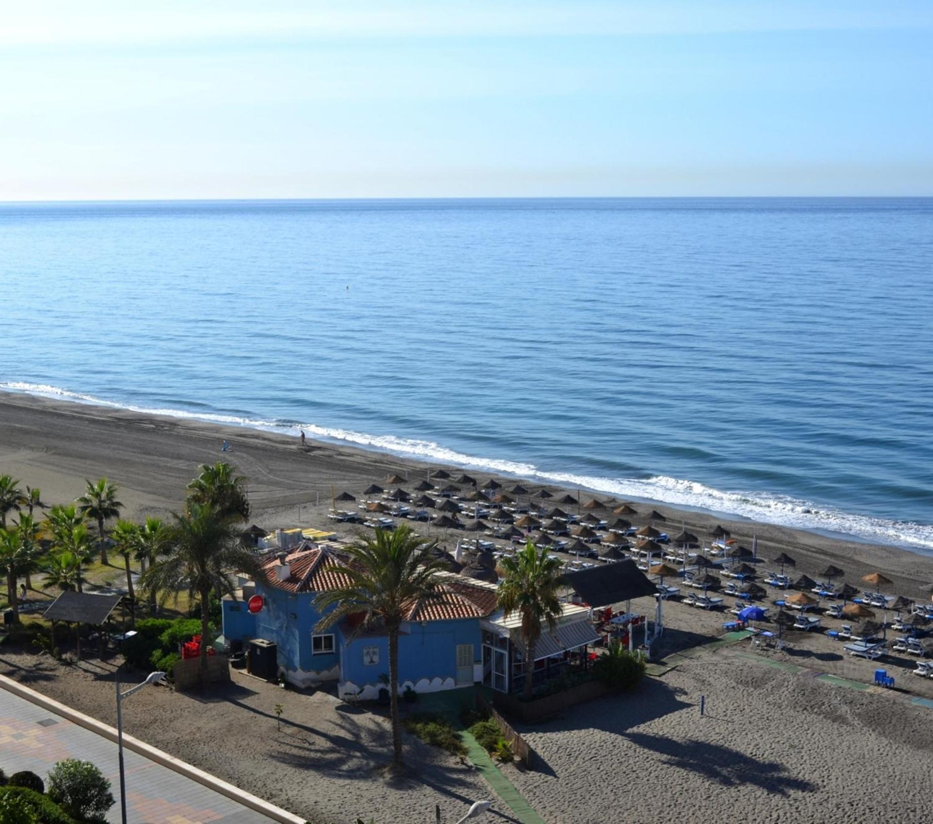 Spacious 1 Bedroom Apartment, Beach Front, Torrox Costa Eksteriør billede